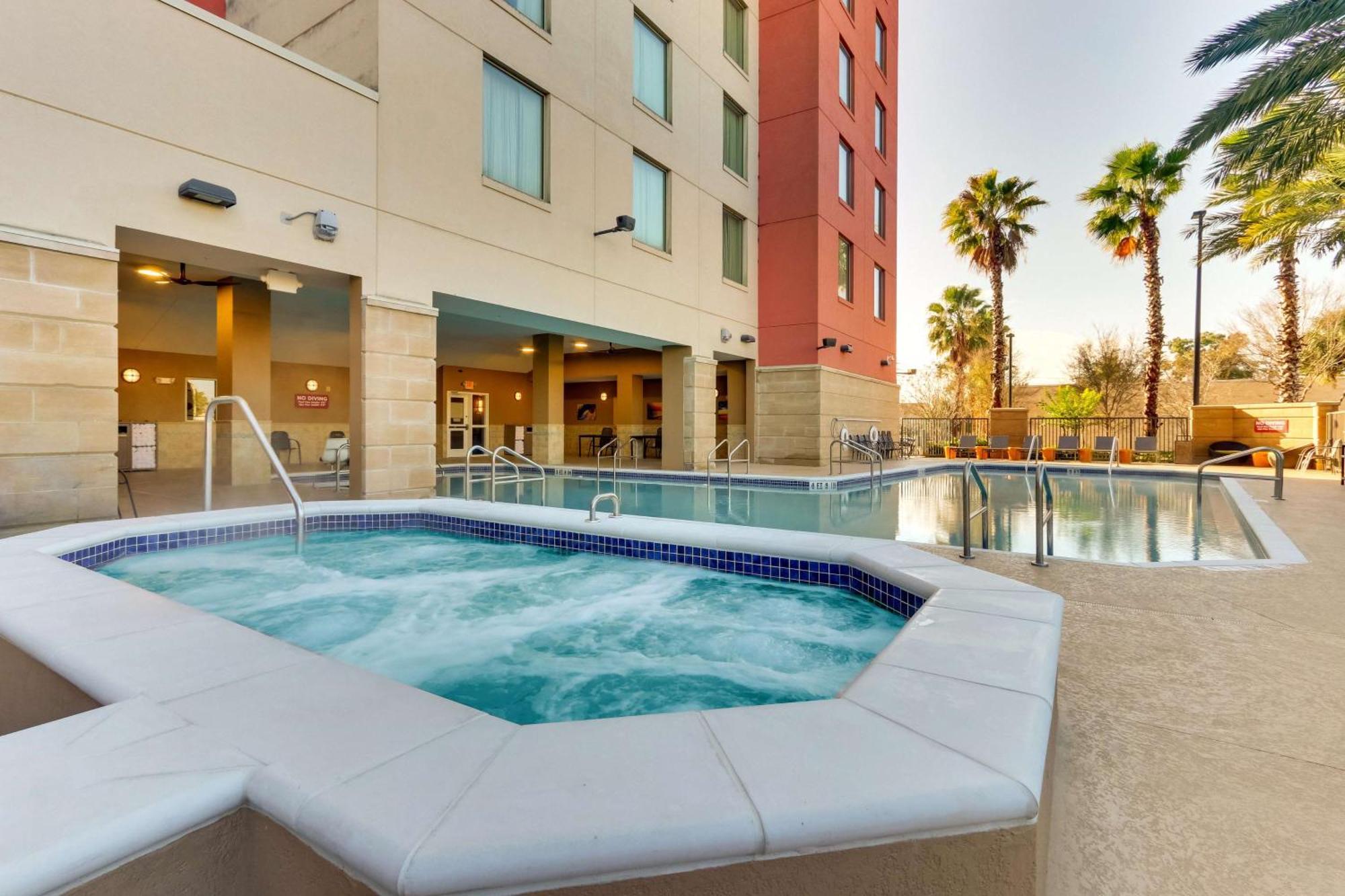 Drury Inn & Suites Orlando Near Universal Orlando Resort Exterior foto